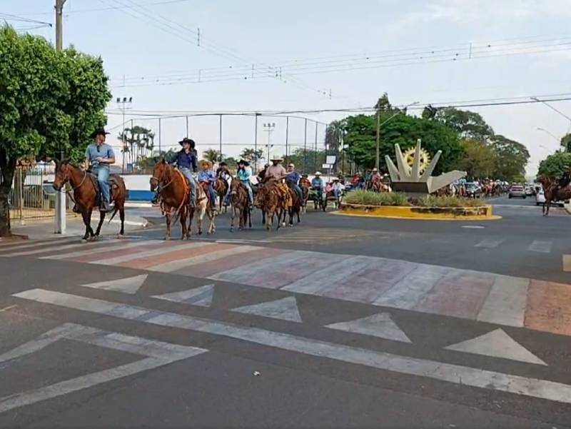 Tradicional Cavalgada da Independência dá a largada para a Expo Paraguaçu