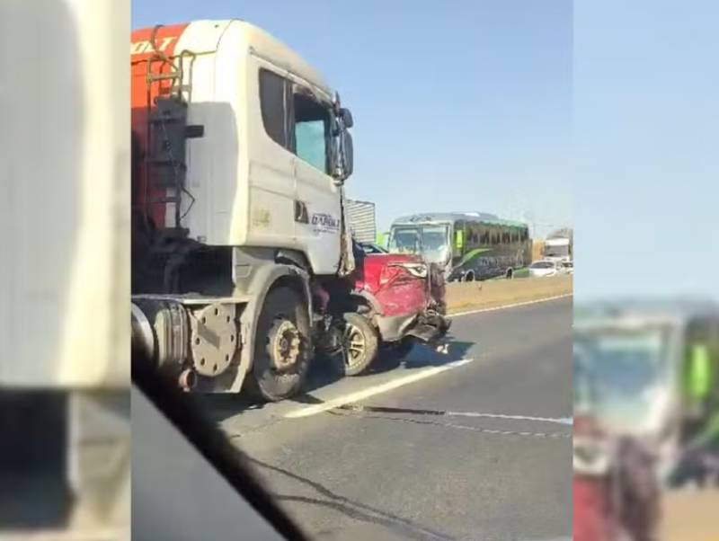 Engavetamento deixa tráfego lento na SP-294 em Marília