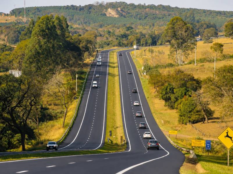 Finados deve movimentar 1 milhão de veículos nas rodovias da região asdministradas pela Eixo SP