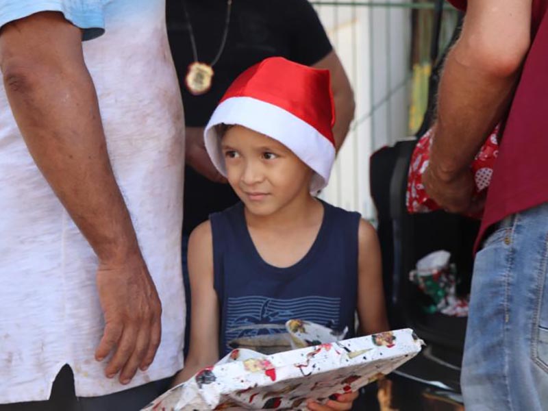 Campanha de Natal que entrega brinquedos para crianças carentes chega à 6ª edição em Paraguaçu