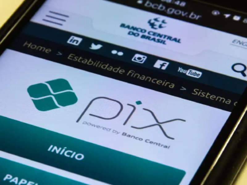 Pix por aproximação completa um ano com baixa adesão