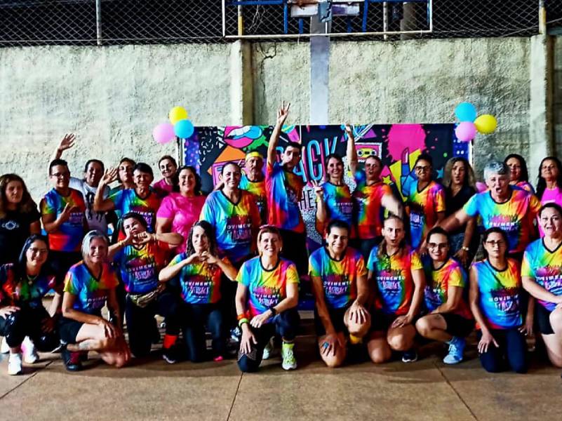 Movimento Flashback promove evento beneficente e reúne grande público na Quadra Elzinha