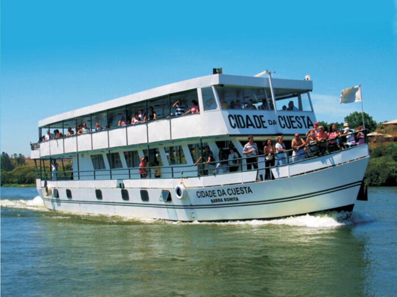 Que tal passar o Dia dos Namorados com um passeio de navio e almoço a bordo?