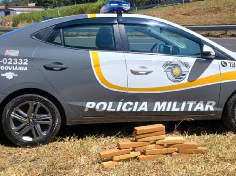 Polícia Rodoviária apreende mochila com maconha dentro de ônibus em rodovia de Marília