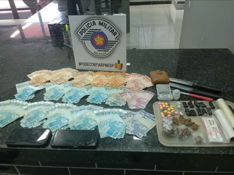 Dupla é presa com drogas e quase R$ 12 mil em dinheiro após abordagem entre Assis e Maracaí