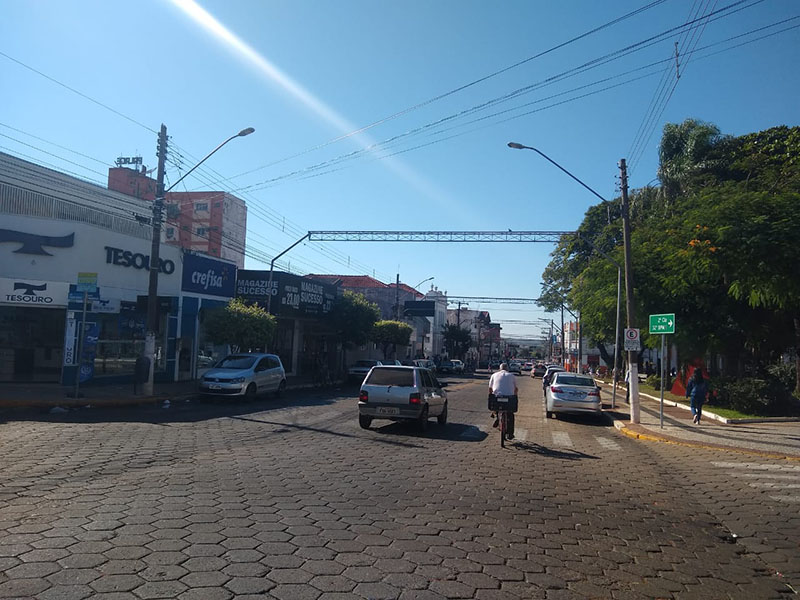 Comércio de Paraguaçu Paulista atende até as 13h neste sábado, dia 23