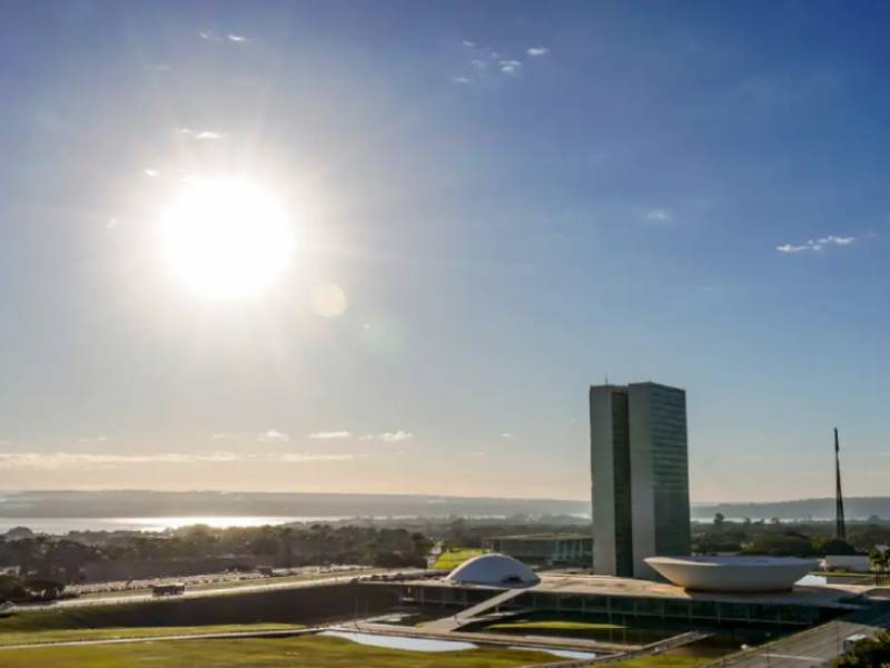 Congresso vota nesta semana fim da escala 6x1 e taxa das blusinhas