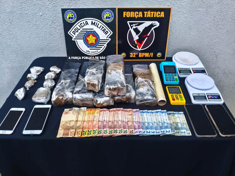 Polícia desmantela ponto de tráfico e apreende maconha e materiais para venda de drogas em Assis