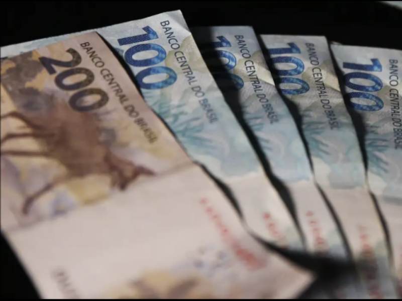 Mais de 141 mil ainda não sacaram abono salarial; veja como consultar