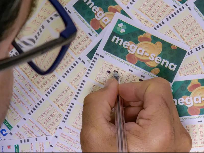 Mega-sena acumula e prêmio principal vai para R$ 7 milhões