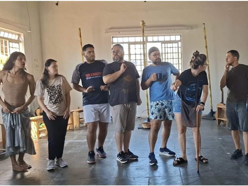 Cia Bambolina estreia novo espetáculo teatral por meio do Programa de Qualificação em Artes