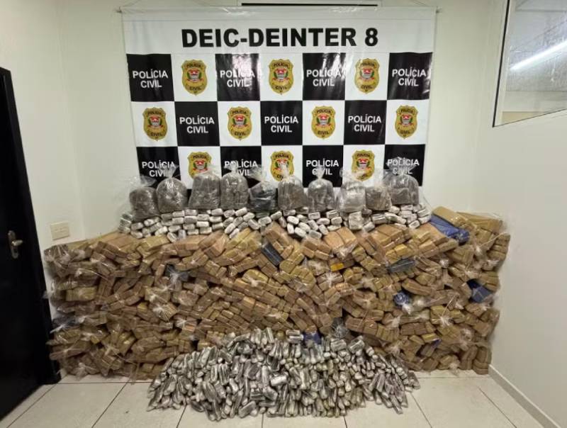 Motorista é preso em flagrante ao transportar mais de uma tonelada de maconha, em Pres. Epitácio