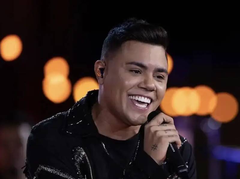 Felipe Araújo se apresenta hoje (27) na 15ª Expo Paraguaçu