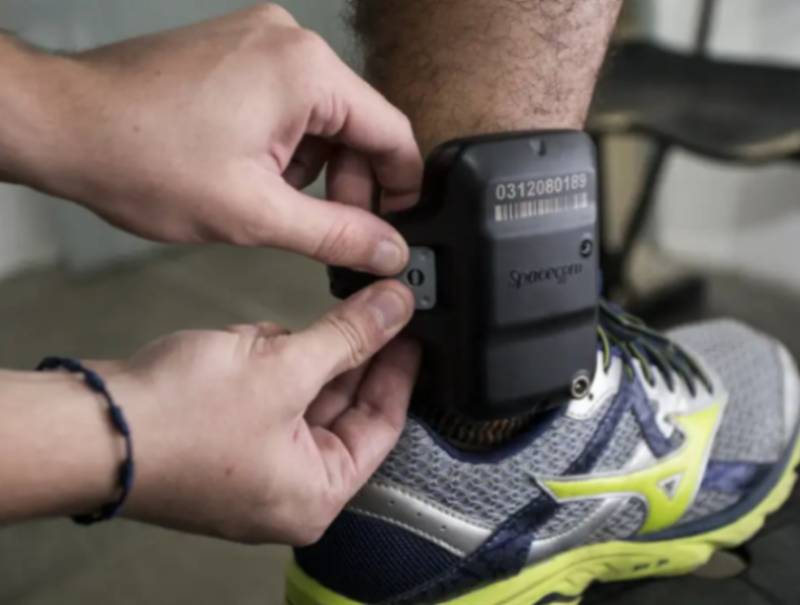 Senado aprova uso imediato de tornozeleira por agressor de mulher