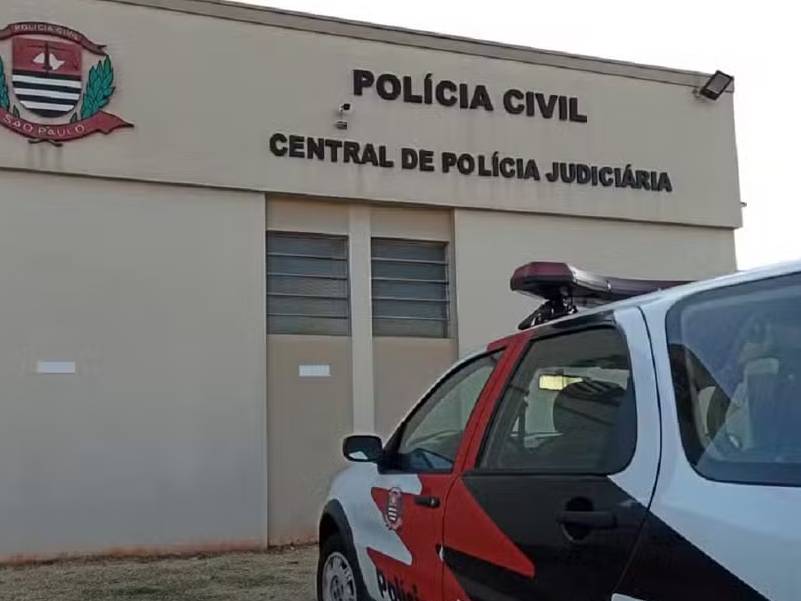 Homem é preso após agredir filha com deficiência intelectual e ameaçar companheira com faca em Jaú