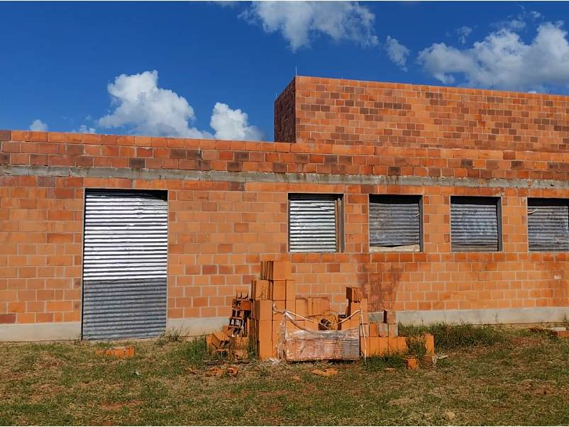 Linna Leuzzi: Engenheiro avisou que empresa não terminaria posto de saúde