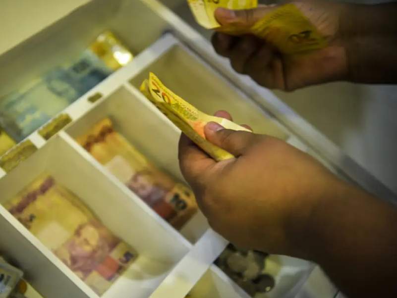 Caixa começa a pagar saldo do FGTS retido pelo saque-aniversário