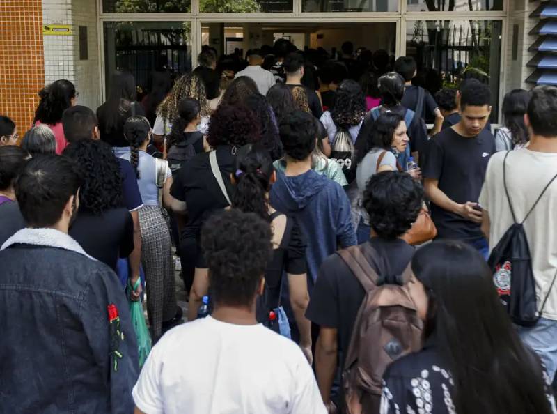 Estudantes podem consultar Pé-de-Meia a partir de quarta-feira