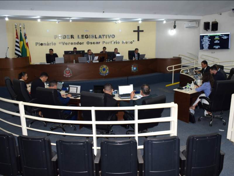 Vereadores aprovam 16 requerimentos com questionamentos ao Prefeito Antian