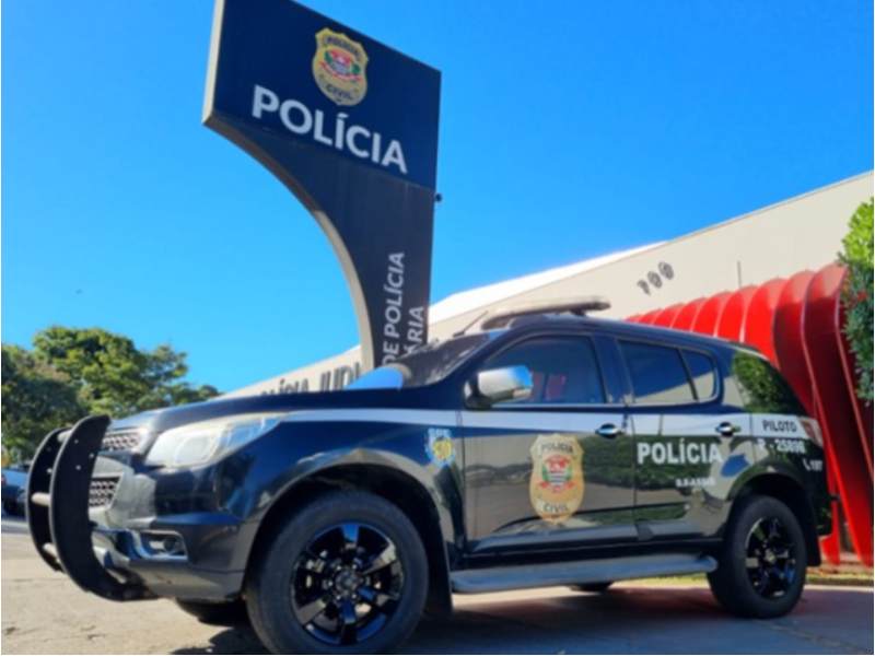 Homem de 30 anos sequestra mulher e é preso no momento do pagamento do resgate, em Assis