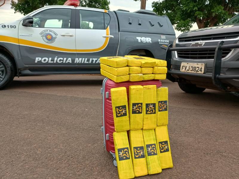 Policia Rodoviária prende traficante com 20 tabletes de maconha em rodovia de Ourinhos