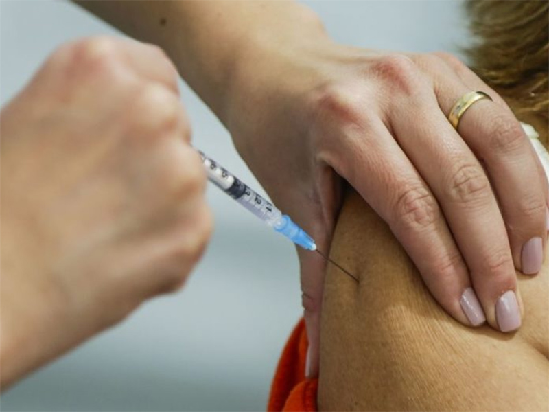 SP antecipa vacinação de adultos e imuniza adolescentes a partir de 18 de agosto