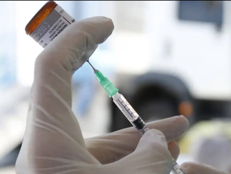 Sarampo: infectologista alerta sobre vacinação em viagens para a Copa