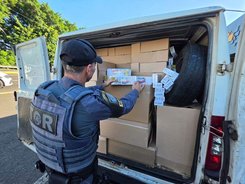 Polícia Rodoviária apreende 45 mil maços de cigarros durante a operação Tiradentes em Garça
