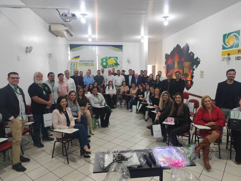 ACE Paraguaçu sedia encontro de associações comerciais da região