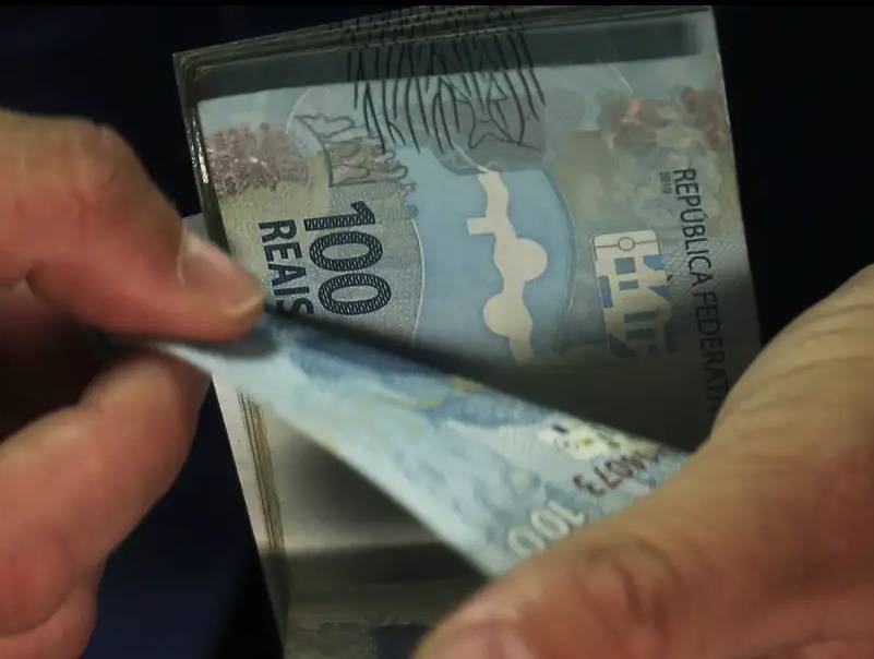 Aposentados e pensionistas do INSS podem consultar antecipação do 13º