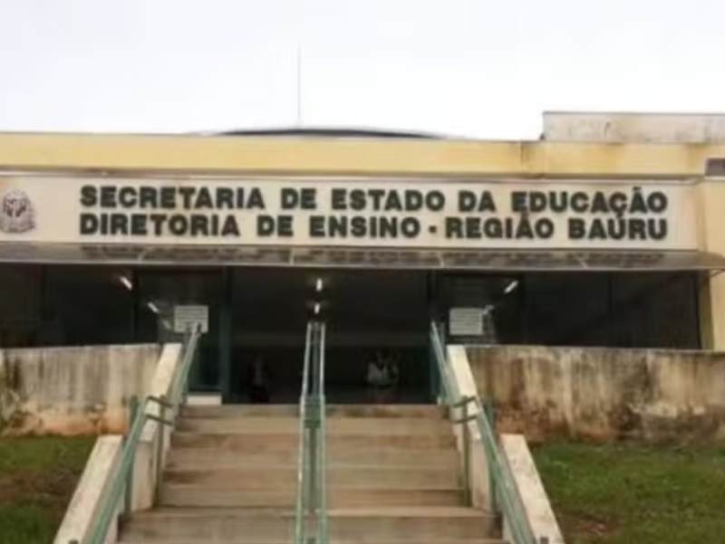 Professor é afastado após ser acusado de assediar aluna de 13 anos no interior de SP