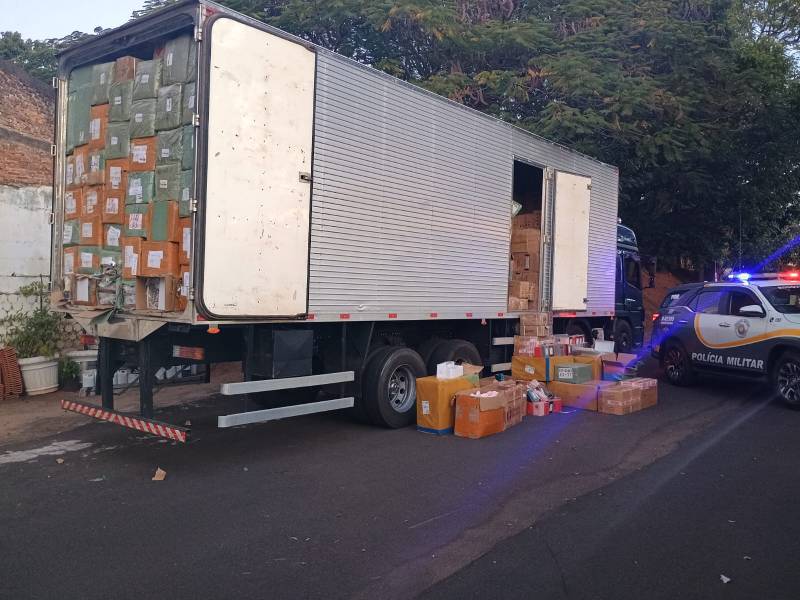 Polícia Rodoviária apreende mercadoria avaliada em R$20 milhões sem nota fiscal em Marília