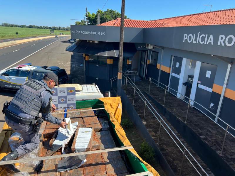 Tático Ostensivo Rodoviário apreende quase 1,5 tonelada de maconha em Santa Cruz do Rio Pardo