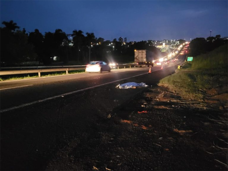 Mulher morre atropelada por caminhão na Rodovia do Contorno em Marília