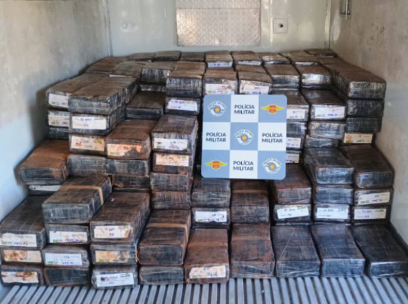 Polícia Rodoviária prende traficantes com mais de quatro toneladas de drogas em rodovia de Assis