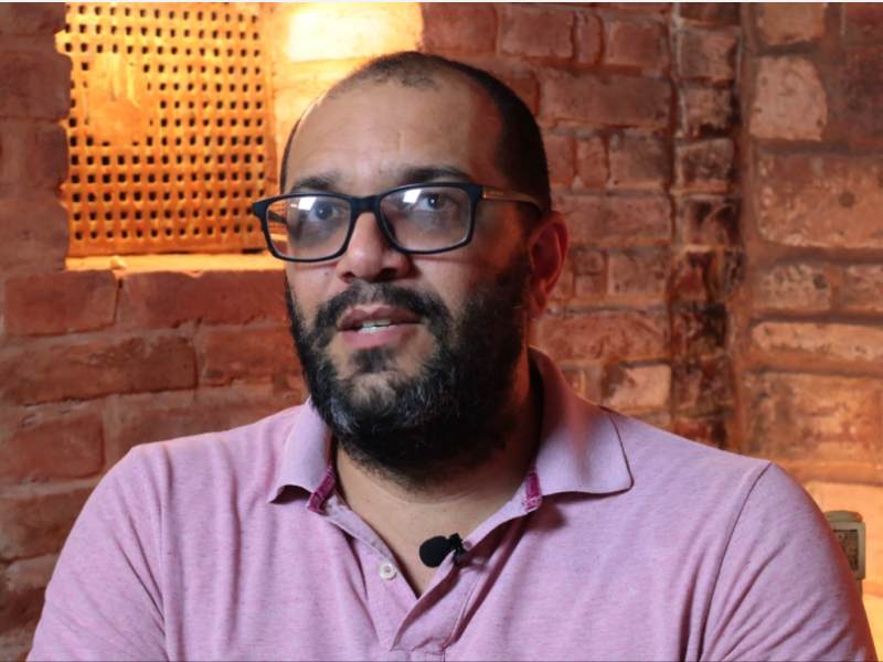 Casos & Causos: Conheça a trajetória literária do professor e pesquisador Sidney de Paulo