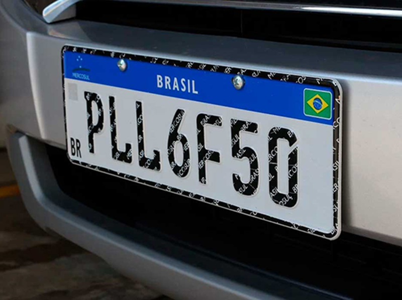 Placas de veículos no padrão Mercosul serão obrigatórias a partir do dia 31