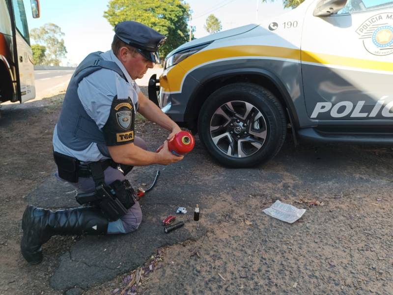 Polícia prende boliviano transportando pasta base de cocaína dentro de extintor em Marília