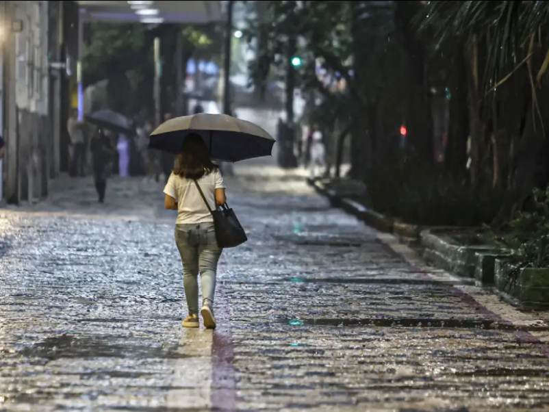 Saiba em que regiões do Brasil deve chover acima da média no verão