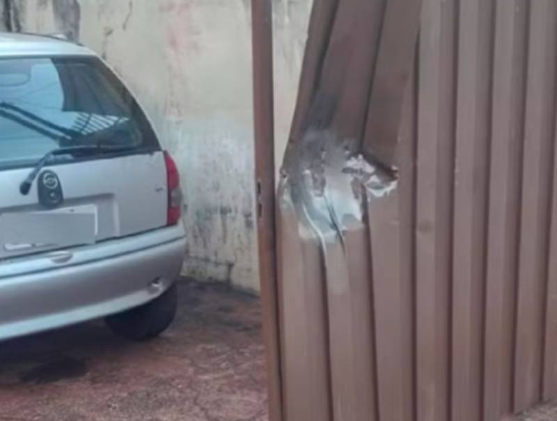 Homem fica ferido após explosão de bomba em portão de casa em Ibirarema