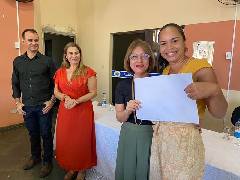 Assistência Social entrega certificados do Programa Trabalho em equipe e Bolsa Trabalho