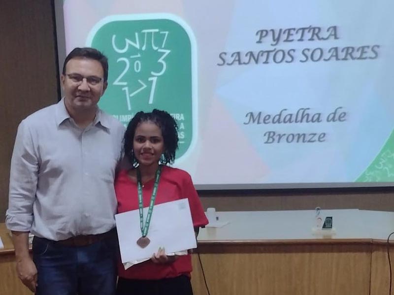 Estudante paraguaçuense recebe medalha de bronze nas Olimpíadas Brasileiras de Matemática