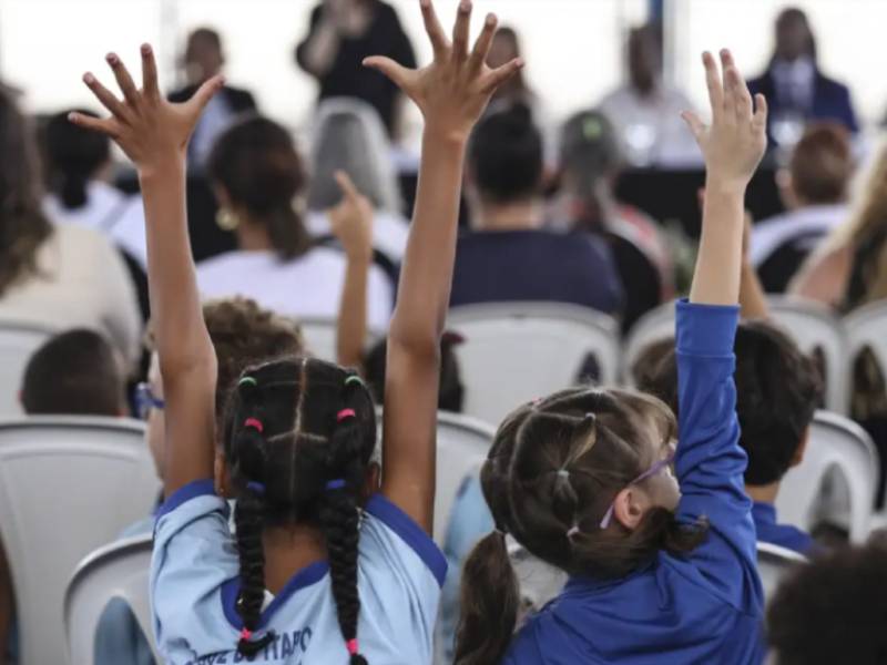 Mais brincadeira, menos tela: confira dicas para uma infância saudável