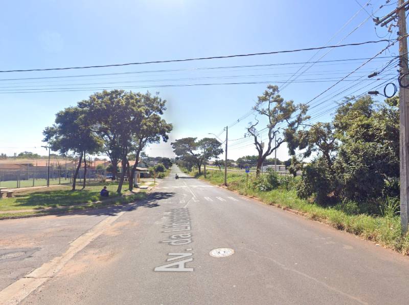 Vereadores comemoram a conquista de uma nova creche para o bairro Lina Leuzzi