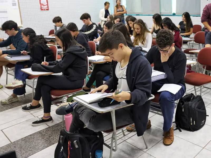 Educação financeira pode ser incluída no currículo escolar