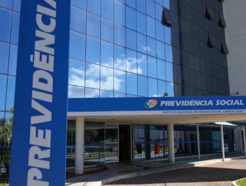 INSS paga segunda parcela do 13º a aposentados e pensionistas
