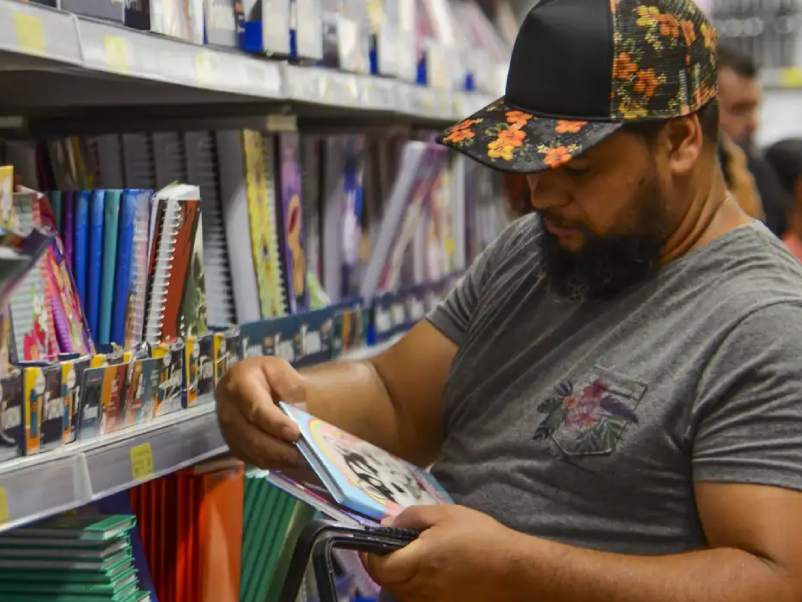 Maioria planeja reaproveitar material escolar na volta às aulas