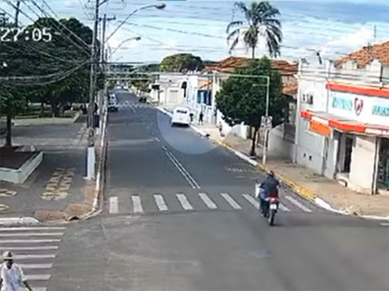 Motorista embriagado atropela menino em calçada em Borebi