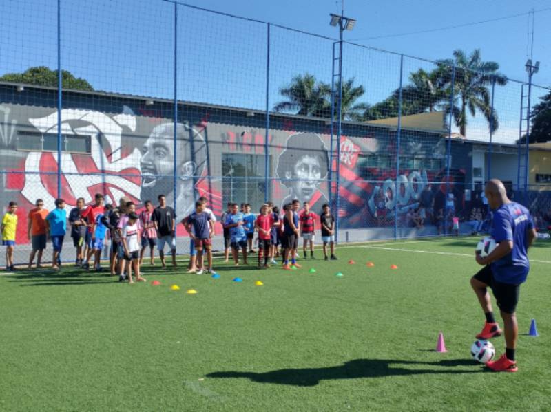 Escola Oficial do Flamengo em Paraguaçu inicia atividades na Associação dos Funcionários da Cocal