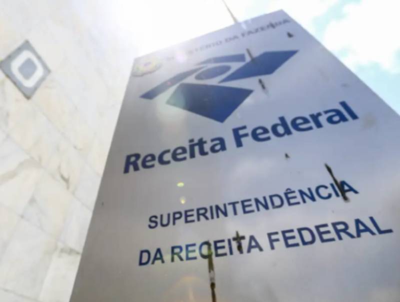 Receita nega aumento de imposto para professores com novo piso